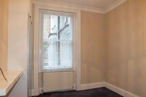 2 bedroom flat to rent, Mansfield Road, London