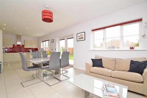 4 bedroom detached house for sale, Drapers Rise, Shrewsbury