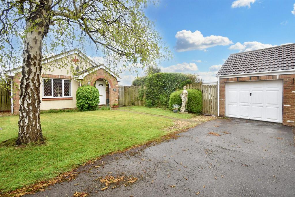 Badger Rise, Portishead 2 bed detached bungalow for sale £375,000