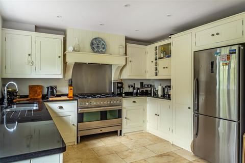 4 bedroom detached house to rent, The Green, Leigh, Tonbridge