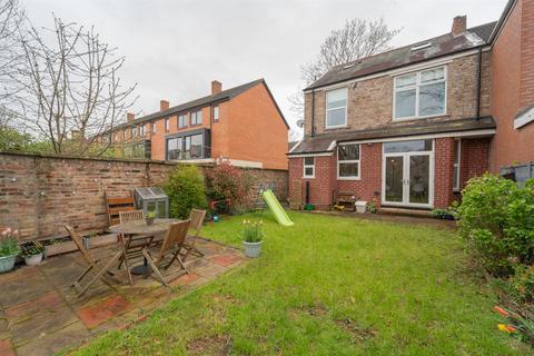 15 Hazel Avenue, Manchester, M16 8DY