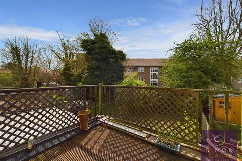 3 bedroom townhouse to rent, Oxford Gardens, Whetstone, N20