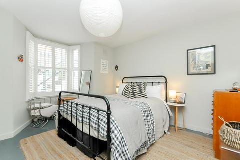 1 bedroom flat for sale, Nevill Road, Stoke Newington, London