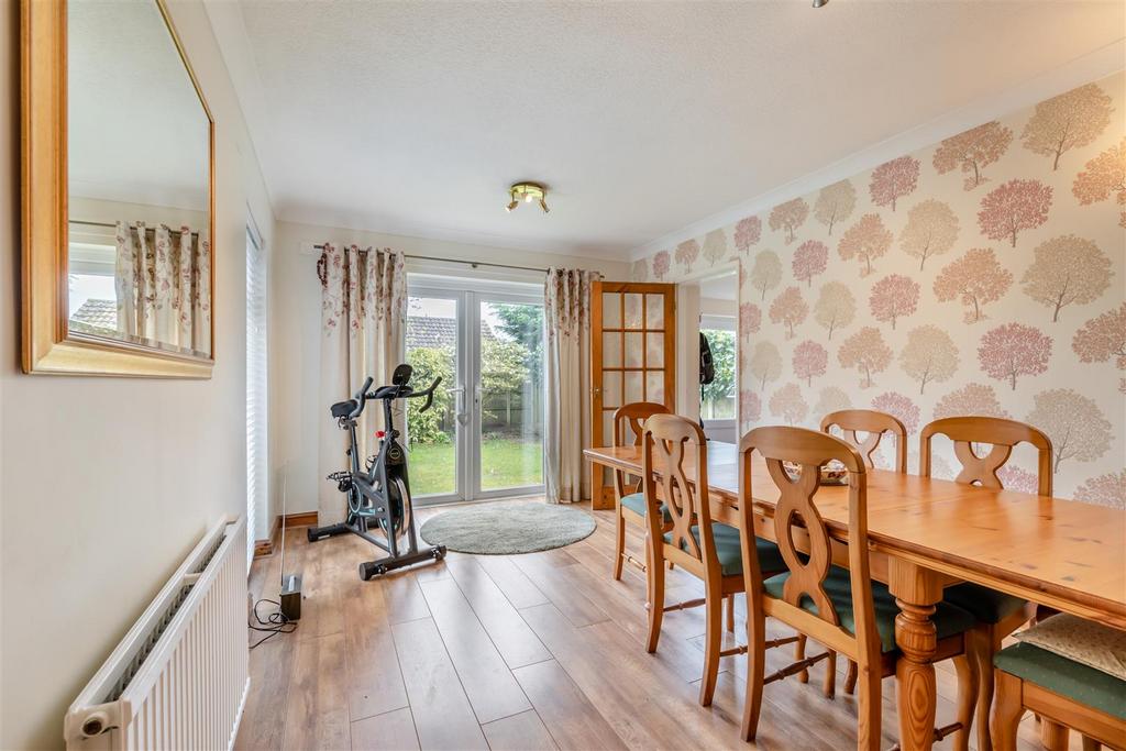 8591661-interior14.jpg