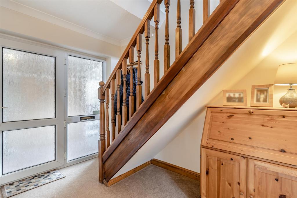8591661-interior12.jpg