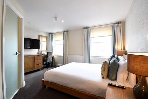 1 bedroom in a house share to rent, ROOM 8, Cinnabar Hotel, 88-89 Fore Street