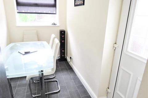 2 bedroom end of terrace house to rent, Wortley Road, High Green, S35