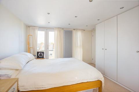 4 Balfour Road, London, W13 9TN