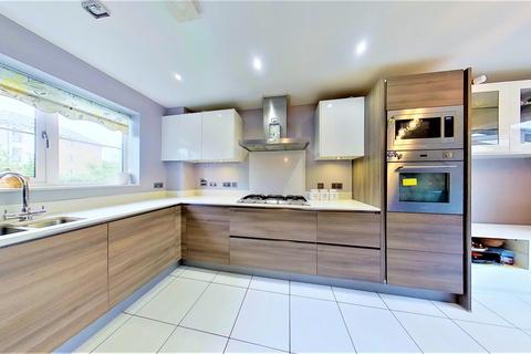 5 bedroom house to rent, Tomswood Road, Chigwell