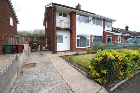 3 bedroom semi-detached house to rent, Rayden Crescent, Westhoughton BL5