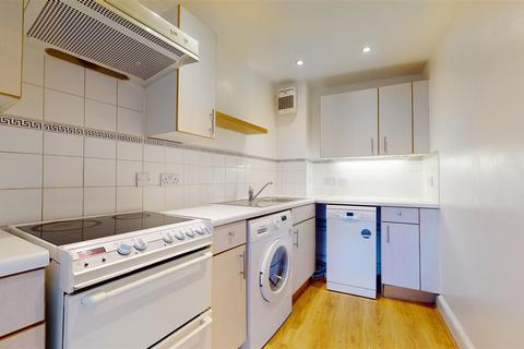 1 bedroom flat to rent, James House, Richmond Road, KT2