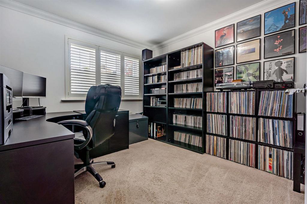 8589296-interior02-800.jpg