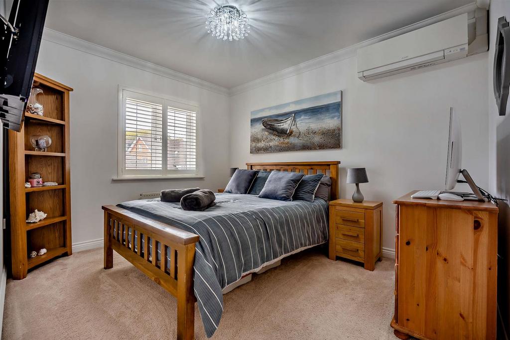 8589296-interior20-800.jpg