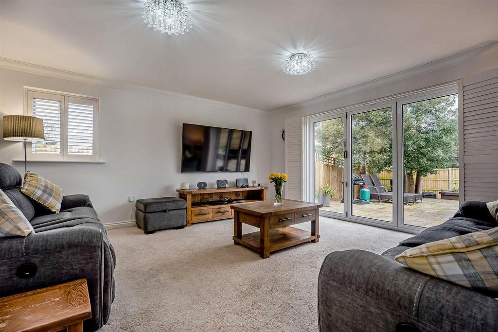 8589296-interior16-800.jpg