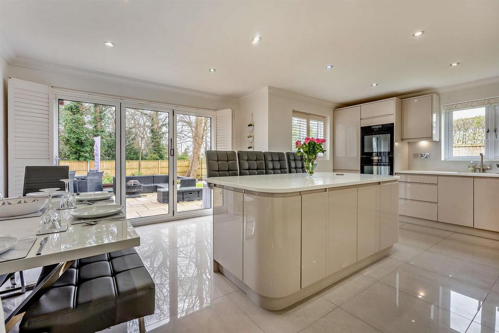 8589296-interior08-800.jpg