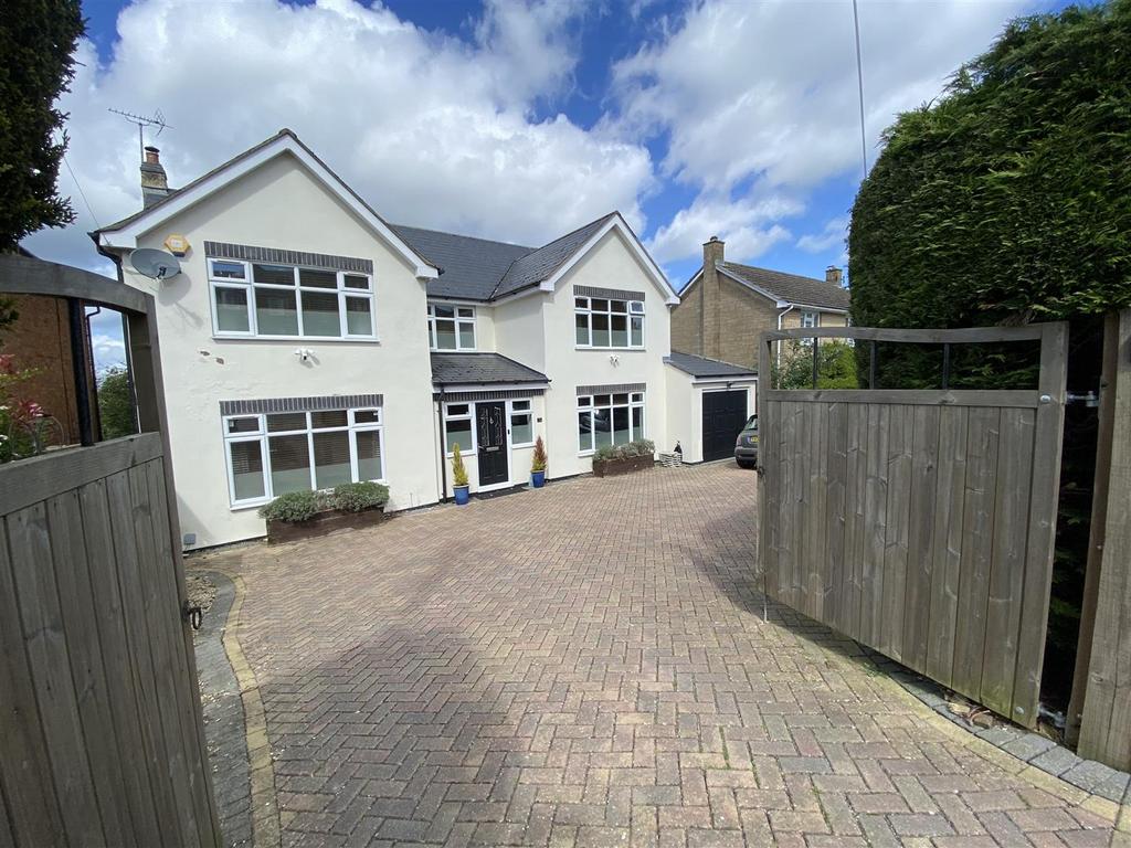Okus Road, Swindon SN1 6 bed detached house for sale £895,000
