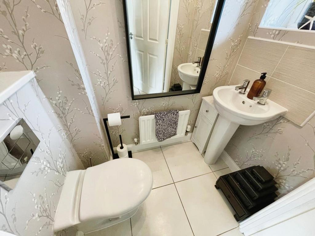 B0db67e1-WC.jpg