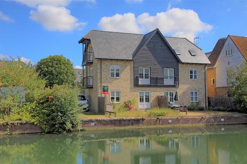 3 bedroom semi-detached house for sale - Waterside Court, Ware SG12