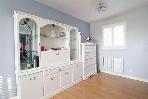 2 bedroom flat for sale, Mill Court, Braintree