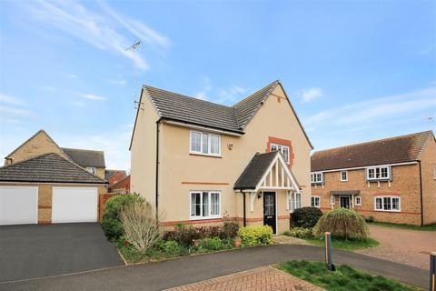 3 Bernard Vann Close, Rushden, NN10 0ZD
