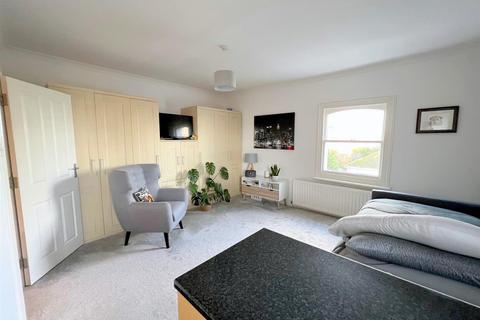 Studio for sale, Haystoun House, Eastbourne