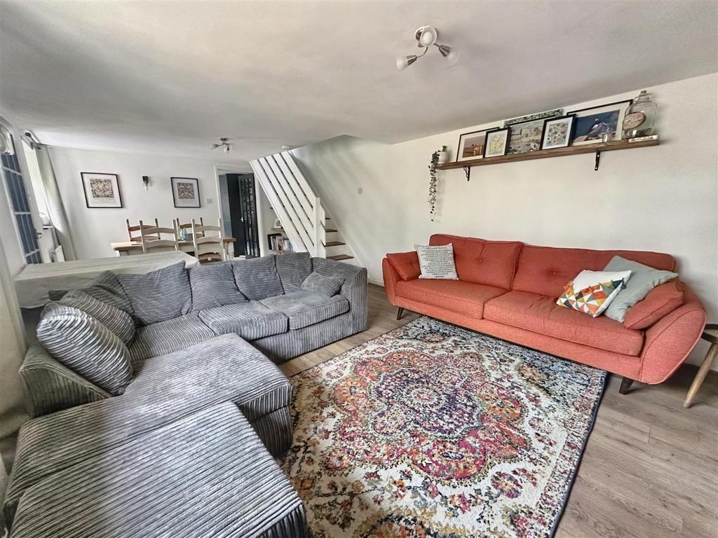 Laws Street, Pembroke Dock 2 bed detached house for sale £115,000