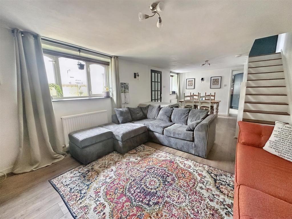 Laws Street, Pembroke Dock 2 bed detached house for sale £115,000