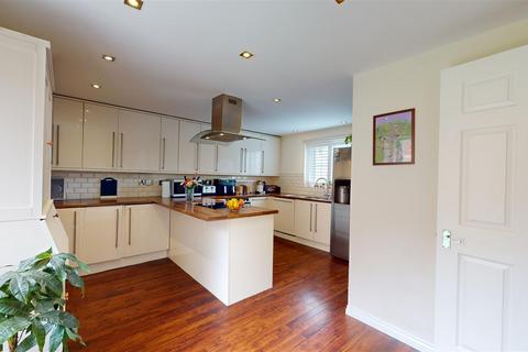 4 bedroom detached house for sale, Downing Close, Bletchley, Milton Keynes
