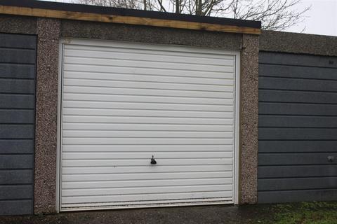 Garage to rent - St Francis Road, Salisbury SP1