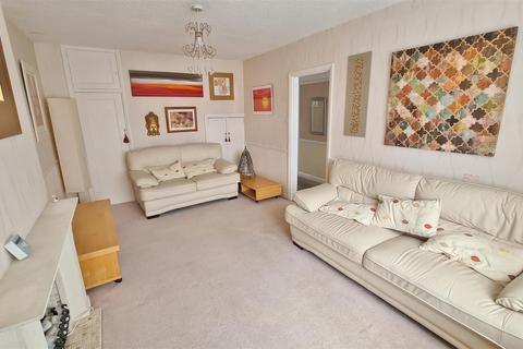 2 bedroom semi-detached bungalow for sale, PARK AVENUE, Leigh-On-Sea