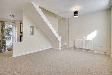 2 bedroom semi-detached house to rent, Squires Close, Coffee Hall