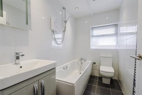 2 bedroom detached house to rent, Hilton Lane, Worsley, Manchester, M28 3TE