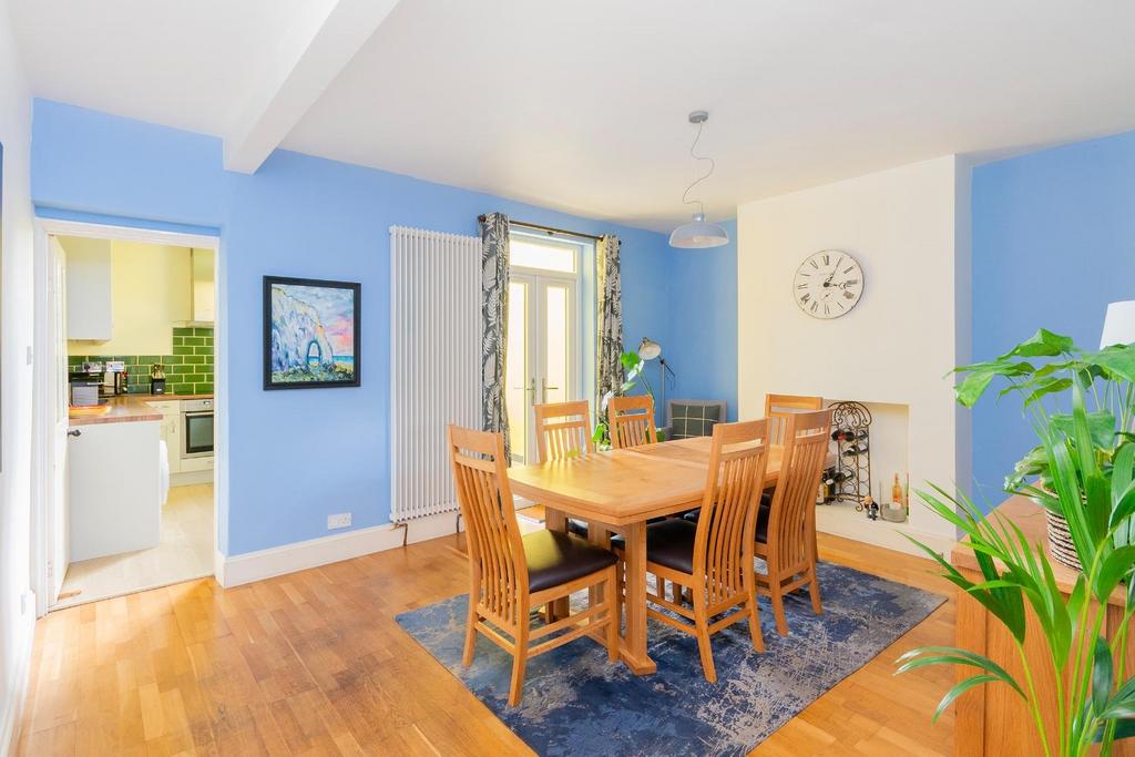 5 GS5 TN - Dining Room C.jpg