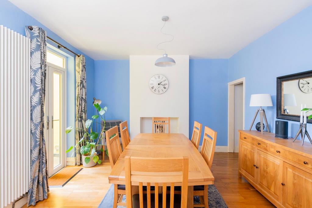 5 GS5 TN - Dining Room A.jpg