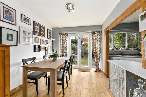 4 bedroom house for sale, Kelvinbrook, West Molesey