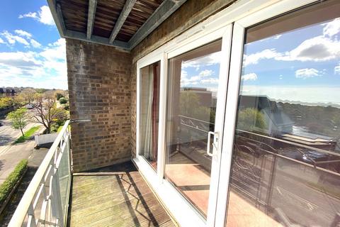 2 bedroom flat for sale, Sutherland Avenue, Bexhill-on-Sea, TN39