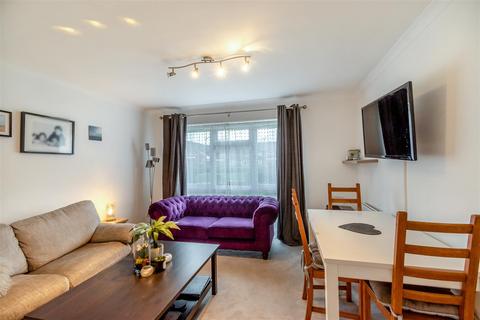 3 bedroom flat for sale, Stag Lane, Chorleywood WD3