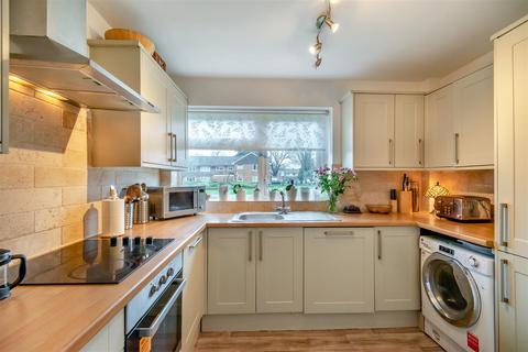 3 bedroom flat for sale, Stag Lane, Chorleywood WD3