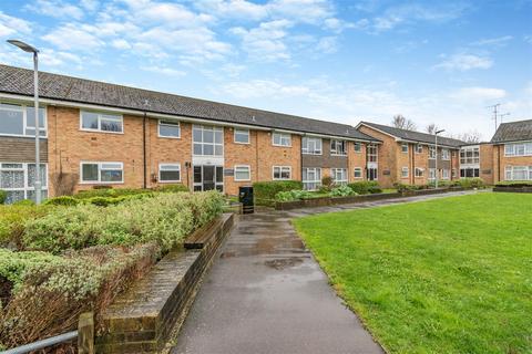 3 bedroom flat for sale, Ryman Court, Chorleywood WD3