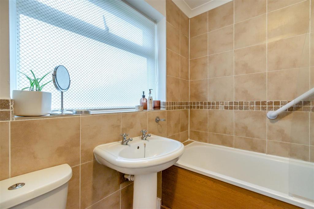8587886-interior12.jpg