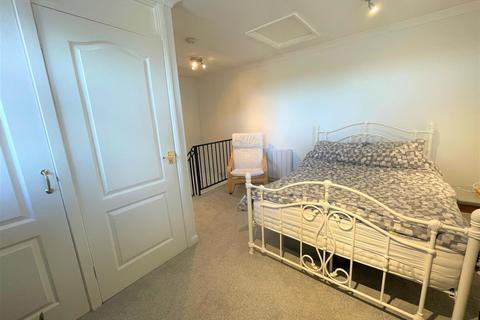 1 bedroom end of terrace house to rent, St. Benedicts Close, Aldershot GU11