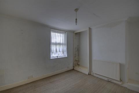82 Priory Road, Tonbridge, TN9 2BP