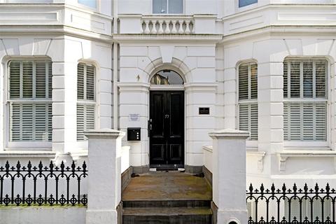 2 bedroom flat to rent, Buckingham Road, Brighton, BN1 3RJ