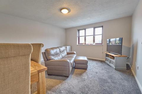 2 bedroom flat for sale, Willow Close, Burbage, Hinckley