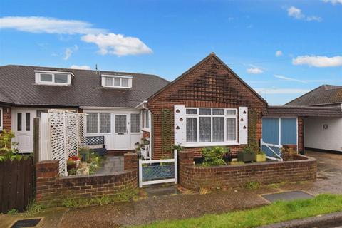 2 bedroom semi-detached bungalow for sale, Weel Road, Canvey Island SS8