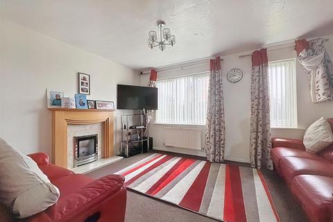 3 bedroom detached house for sale, Nash Close, Corby NN18