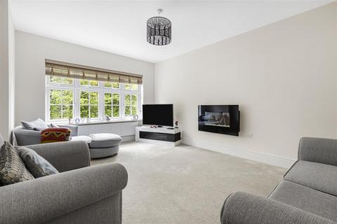 2 Arnold Close, Hauxton, Cambridge, CB22 5FN