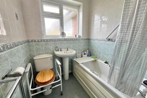 2 Canons Walk, Northampton, NN2 8HR