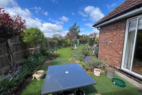 2 Canons Walk, Northampton, NN2 8HR