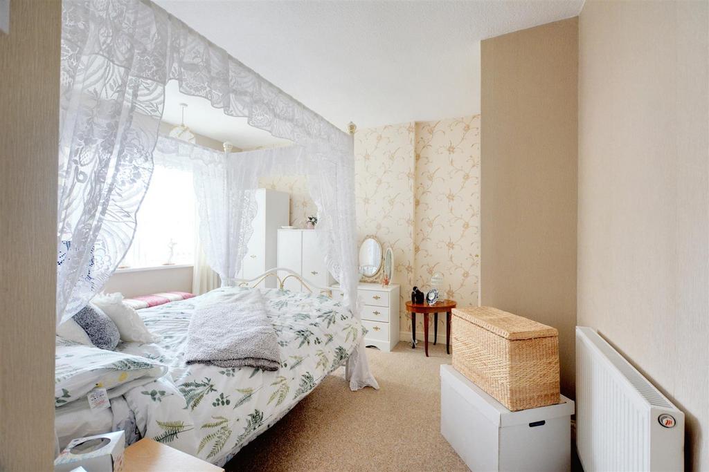 Bedroom 1 1.jpeg